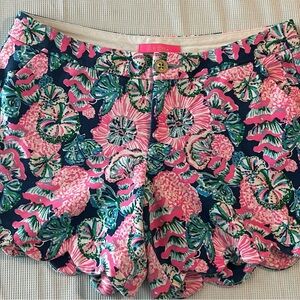 Lilly Pulitzer Buttercup Scallop Oysterbay Navy Shroom with a View Knit Shorts